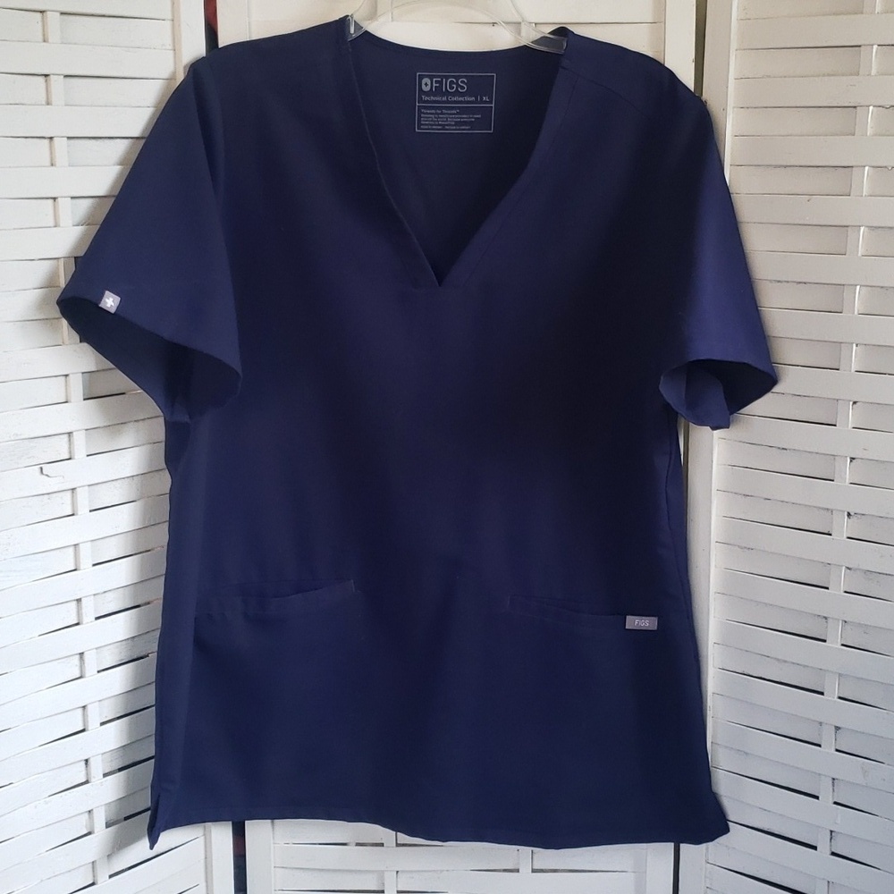 Figs woman navy blue short sleeves v-neck scrub size XL